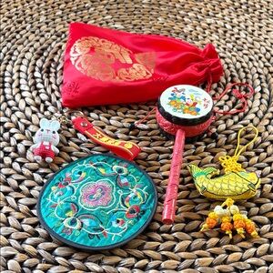 A Bundle of Oriental Accessories - 5 pieces